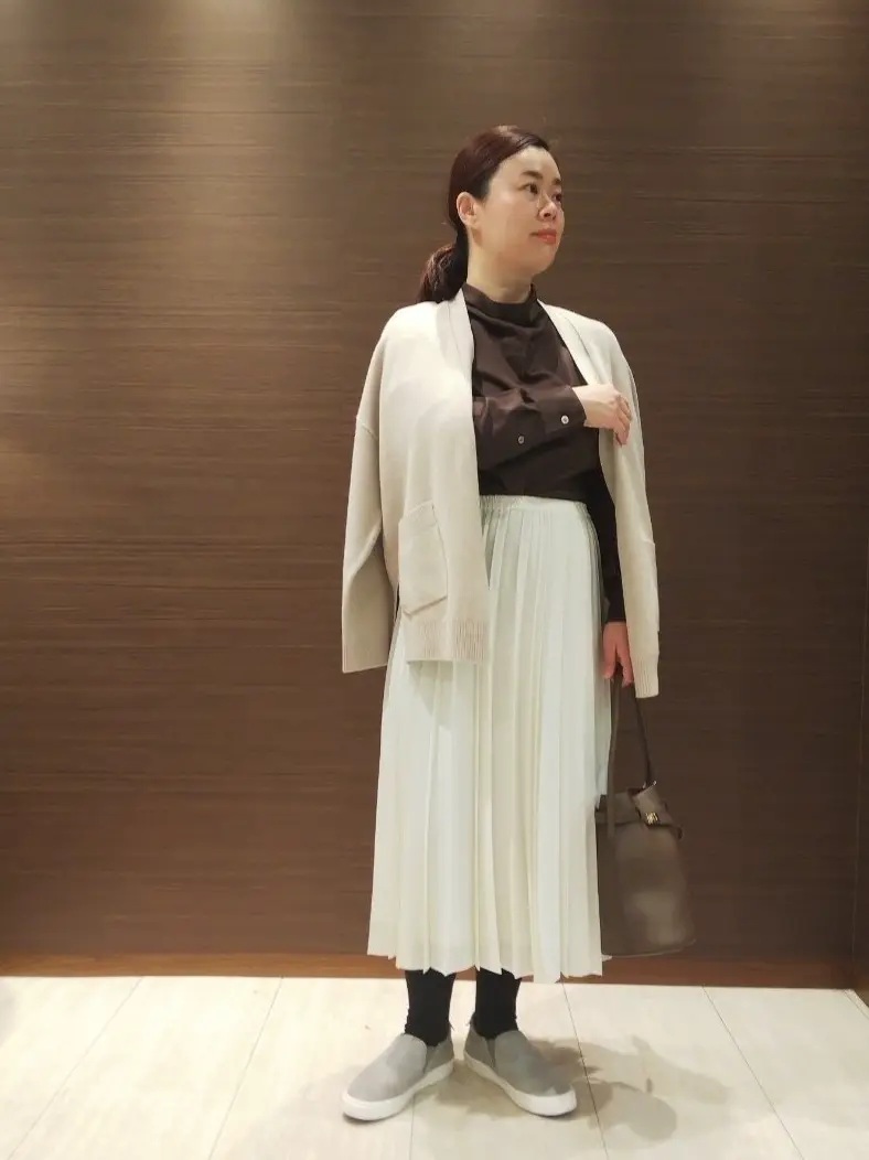  スタッフn コーディネート画像