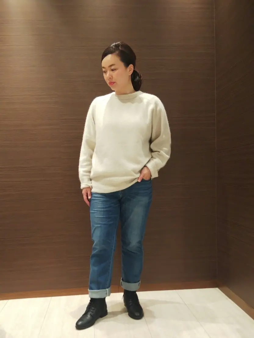  スタッフn コーディネート画像