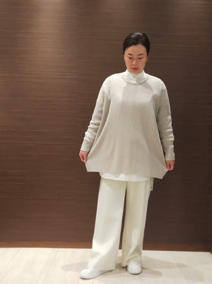  スタッフn コーディネート画像