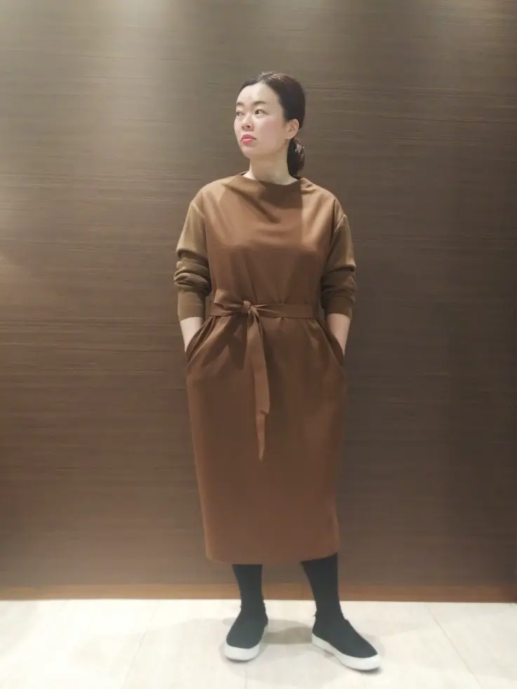  スタッフn コーディネート画像