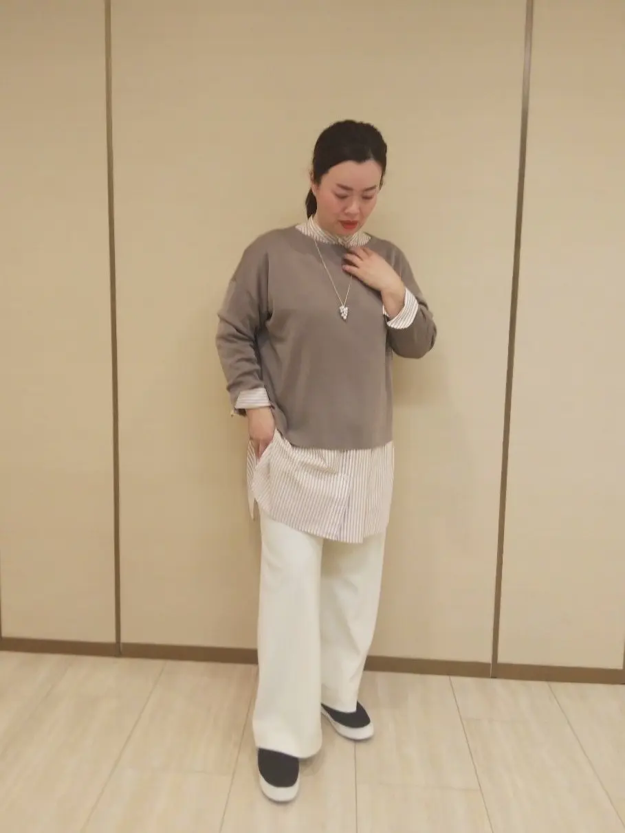  スタッフn コーディネート画像