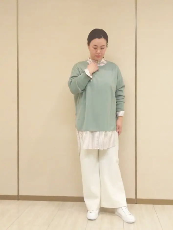  スタッフn コーディネート画像