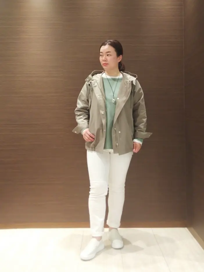  スタッフn コーディネート画像