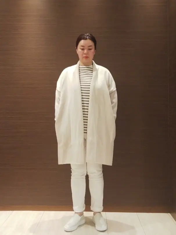  スタッフn コーディネート画像