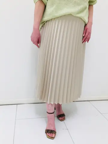 23区 L 佐藤 コーディネート画像