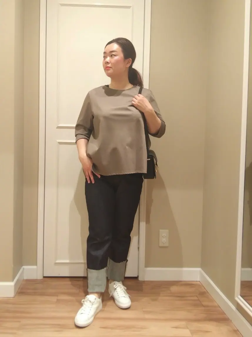  スタッフn コーディネート画像