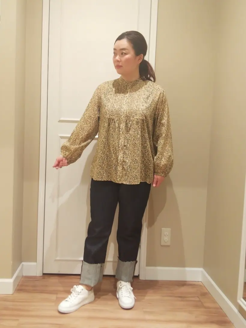  スタッフn コーディネート画像