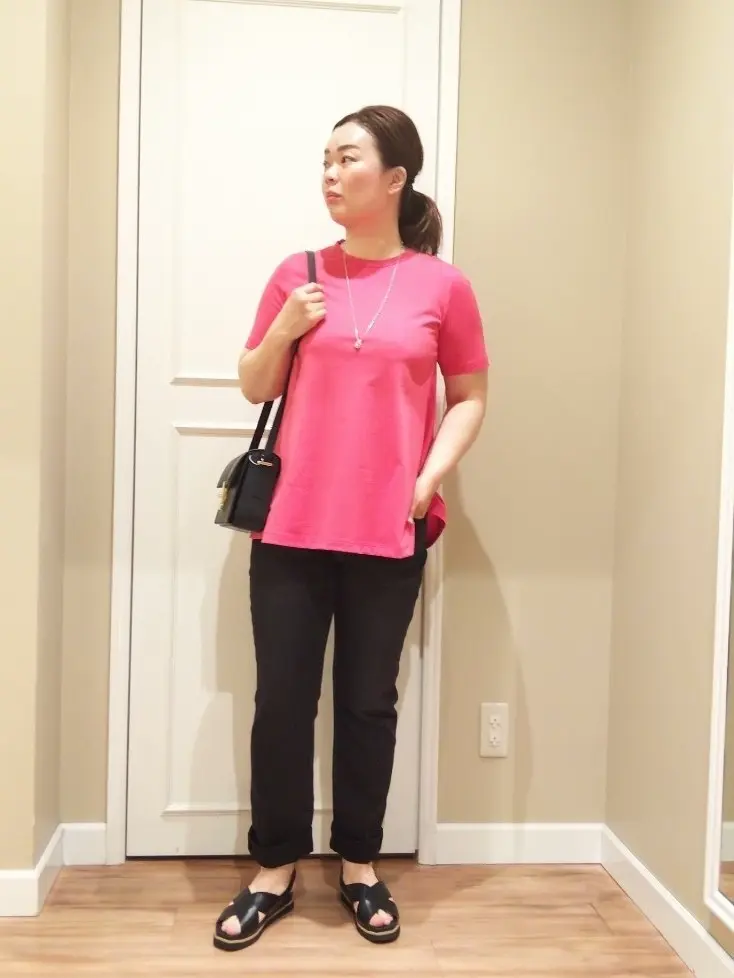  スタッフn コーディネート画像