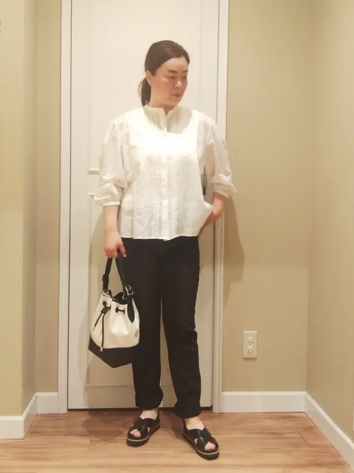  スタッフn コーディネート画像