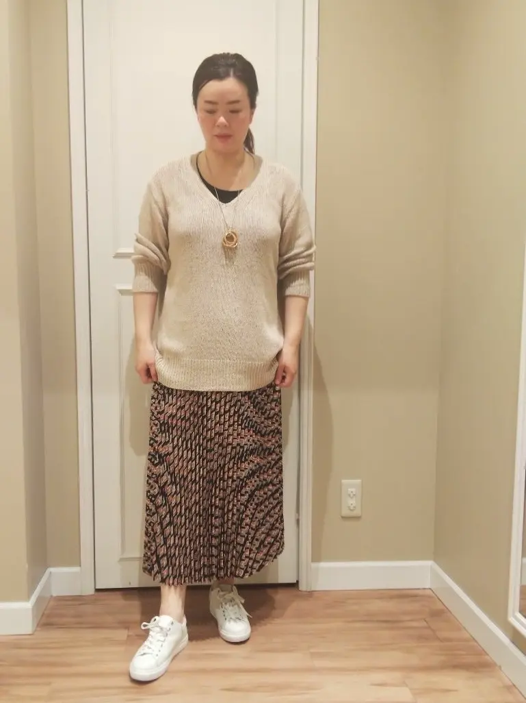  スタッフn コーディネート画像