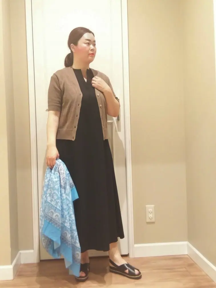  スタッフn コーディネート画像