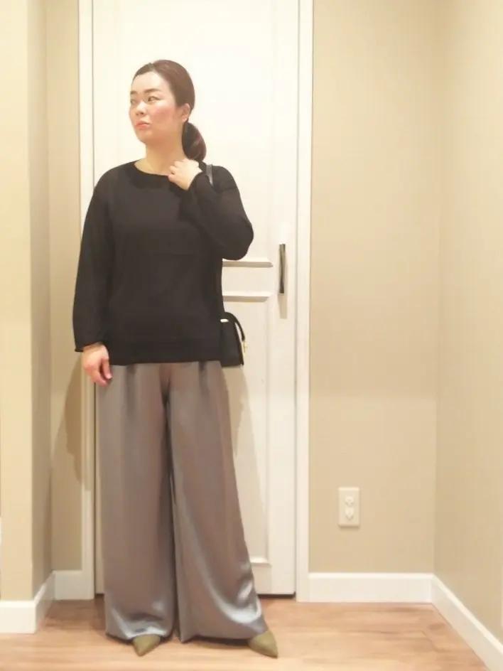  スタッフn コーディネート画像