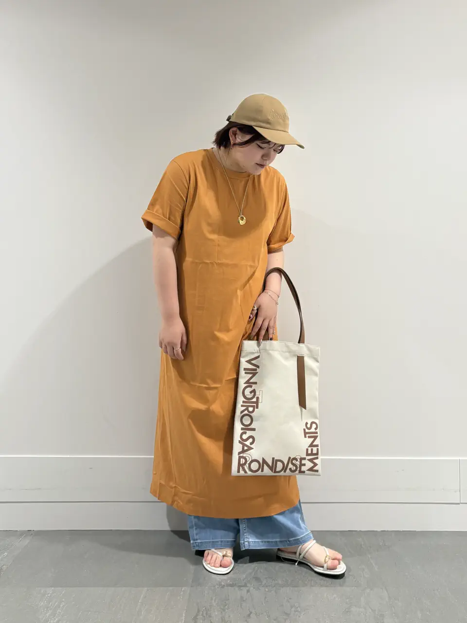  稲家 コーディネート画像