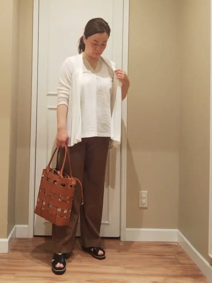  スタッフn コーディネート画像