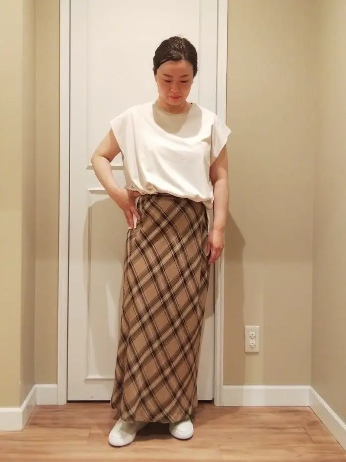  スタッフn コーディネート画像