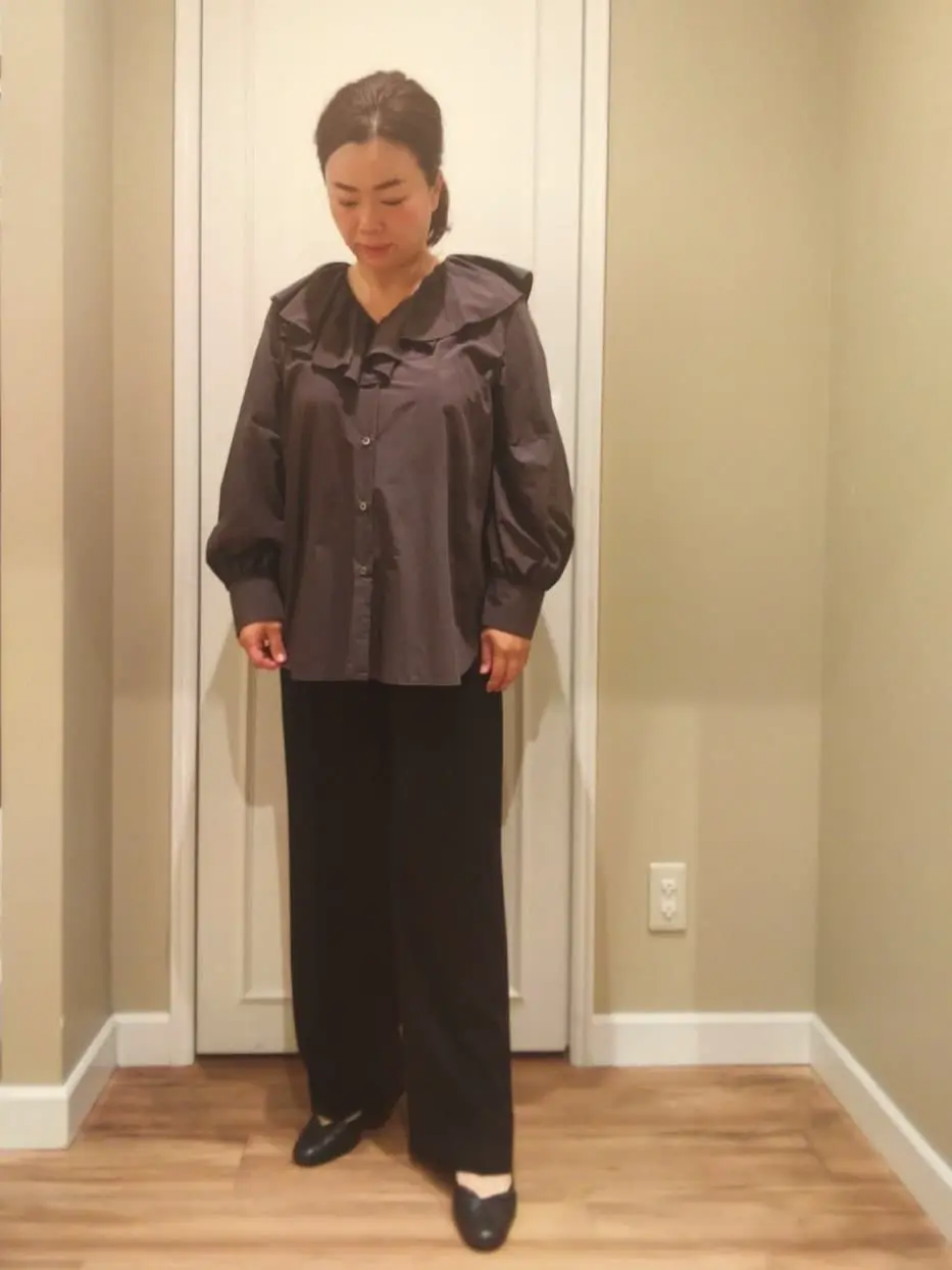  スタッフn コーディネート画像