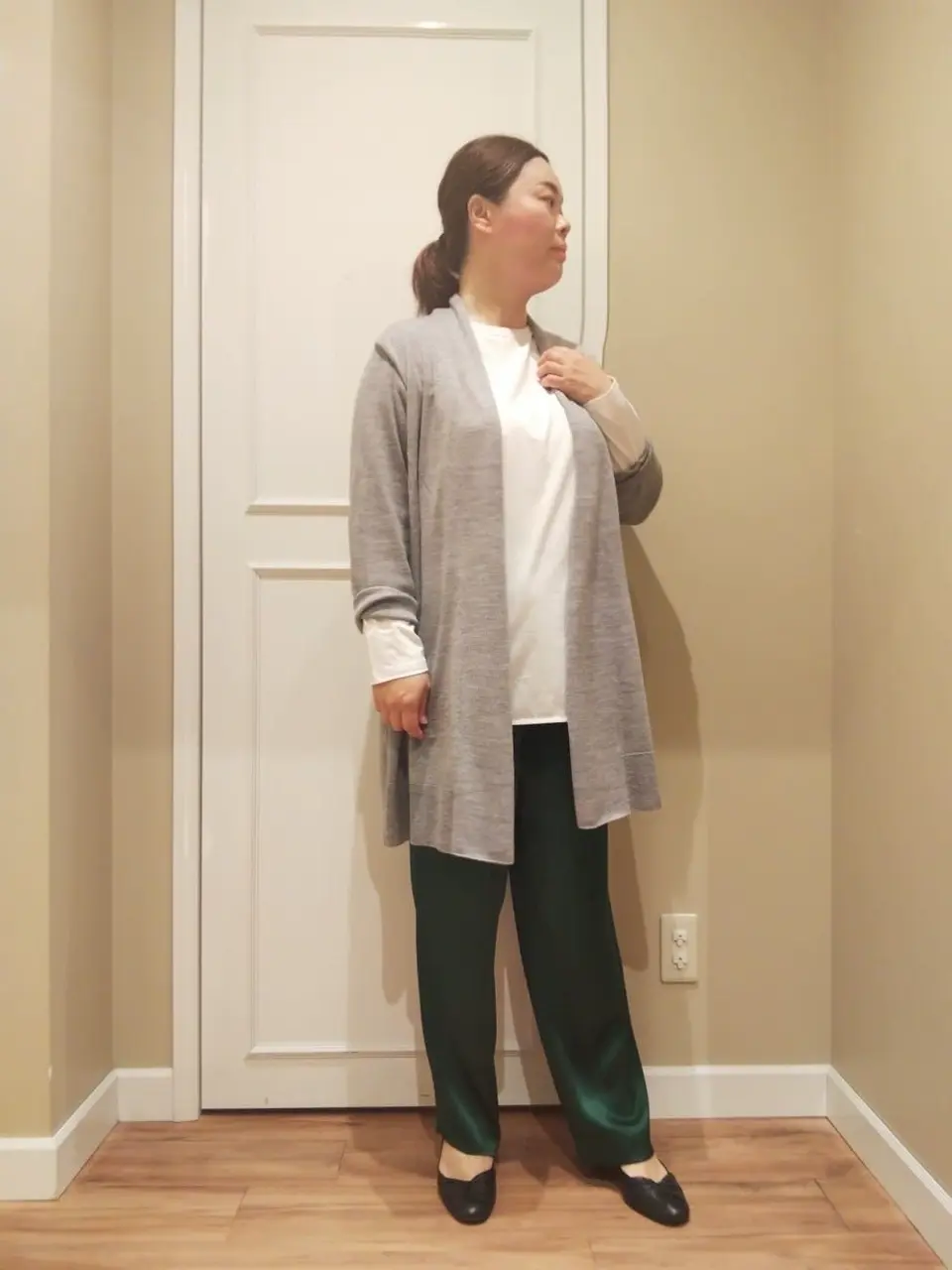  スタッフn コーディネート画像