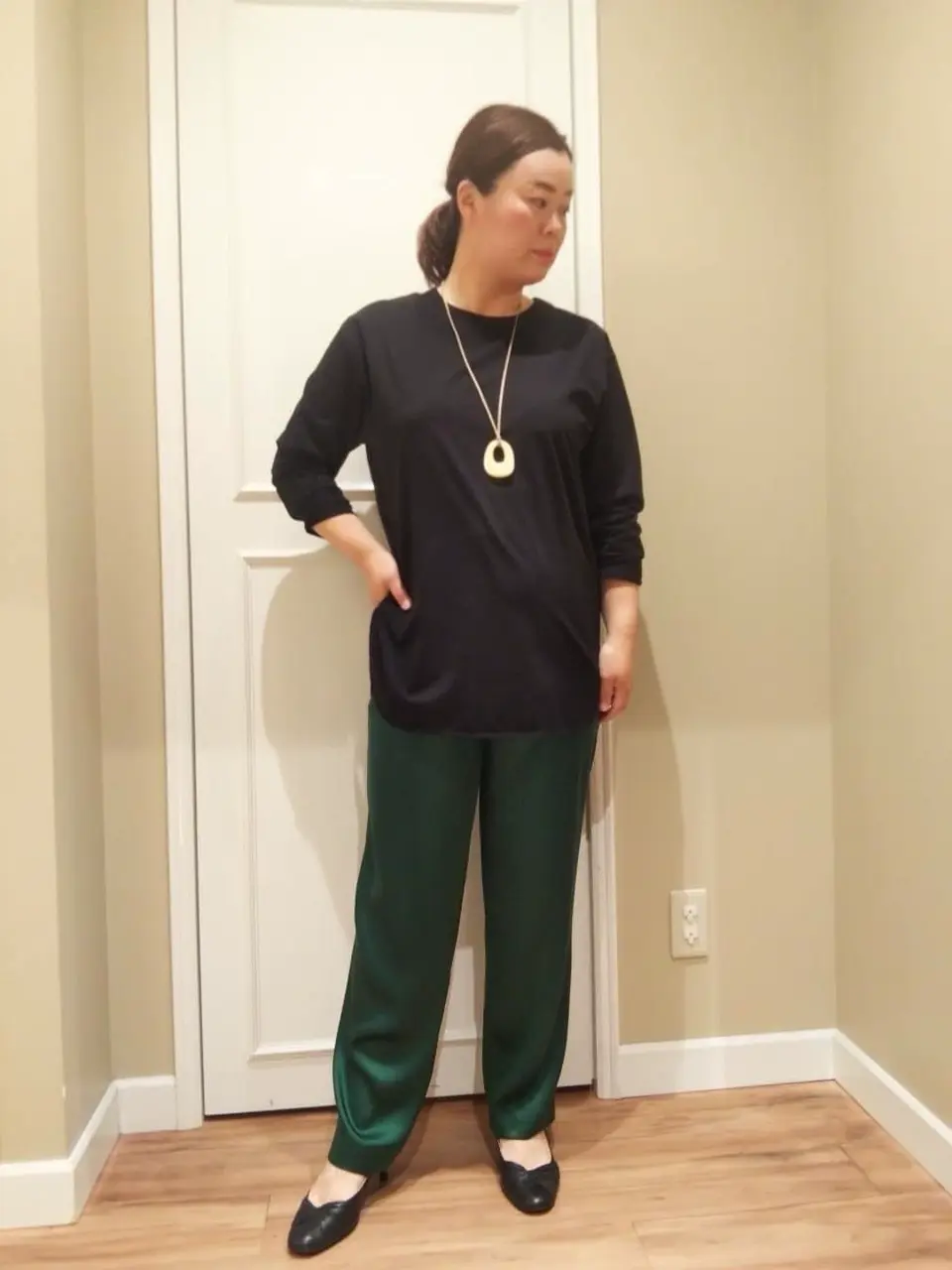  スタッフn コーディネート画像