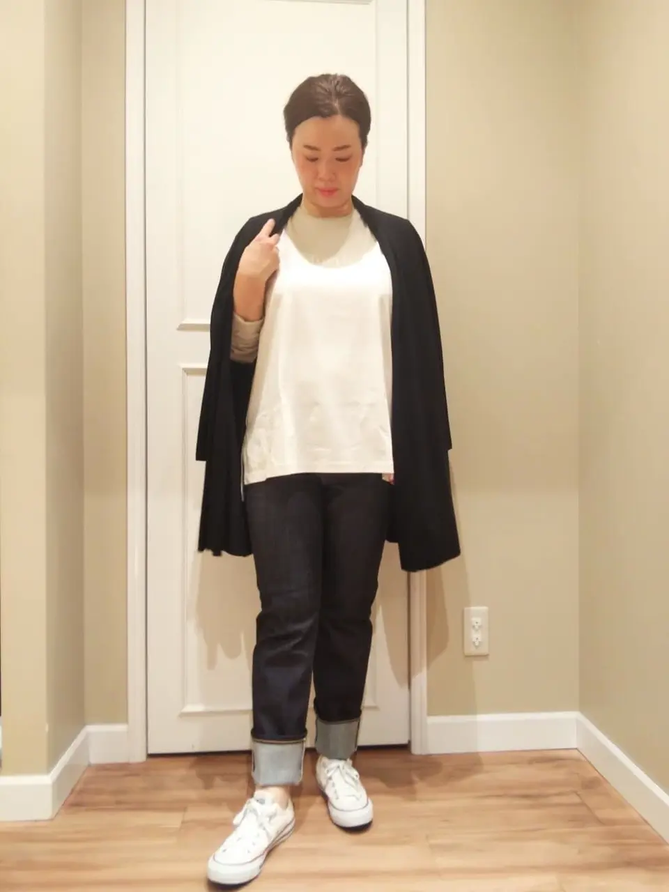  スタッフn コーディネート画像