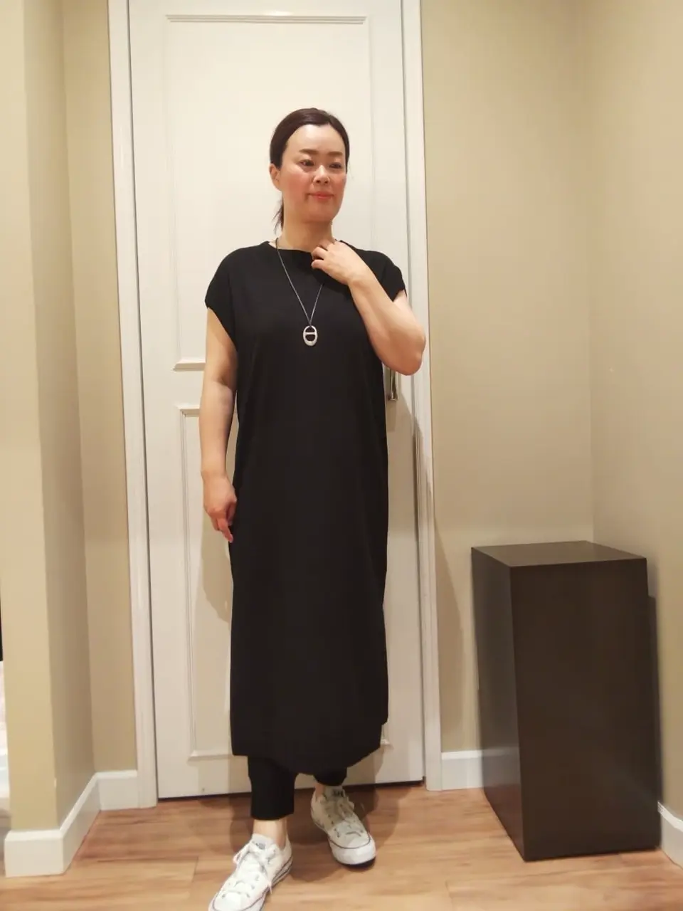  スタッフn コーディネート画像