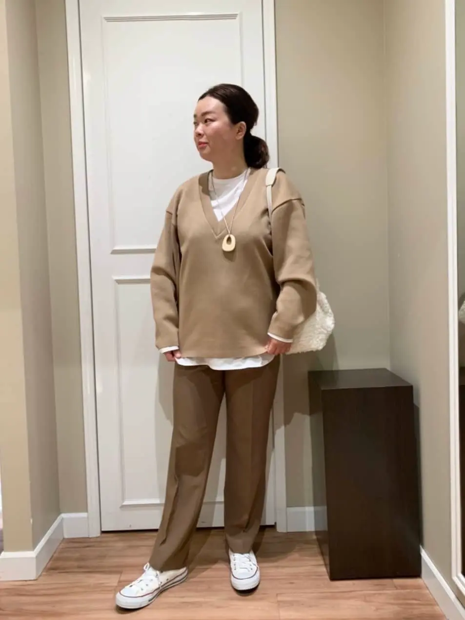  スタッフn コーディネート画像