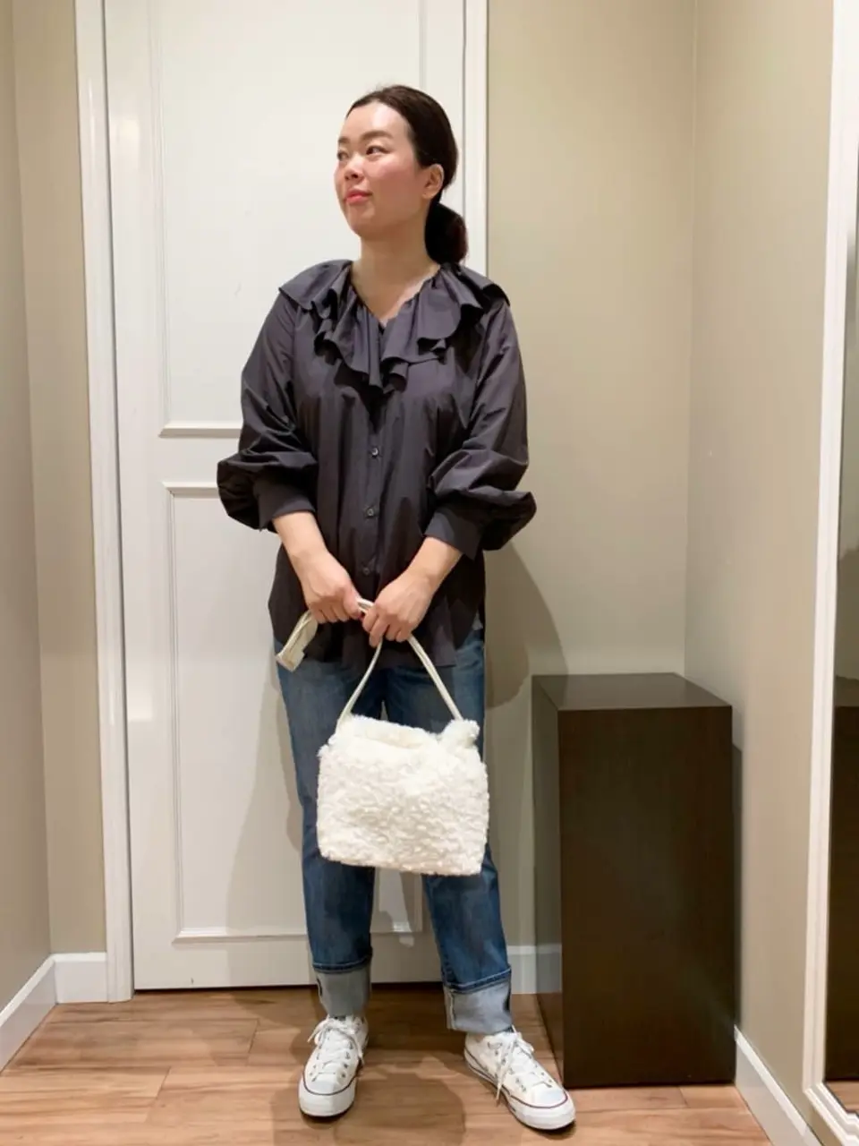  スタッフn コーディネート画像