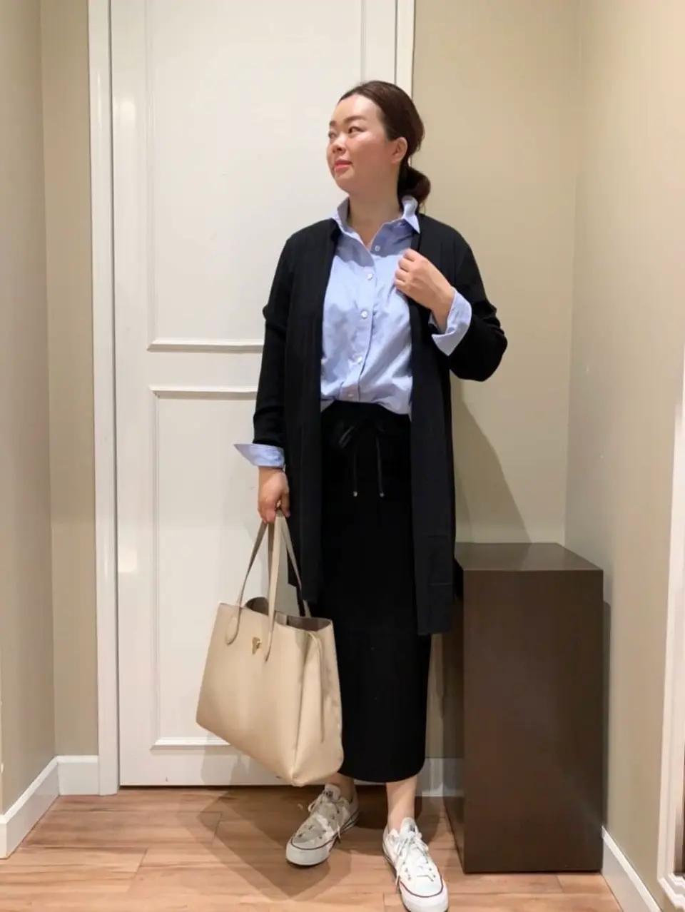  スタッフn コーディネート画像