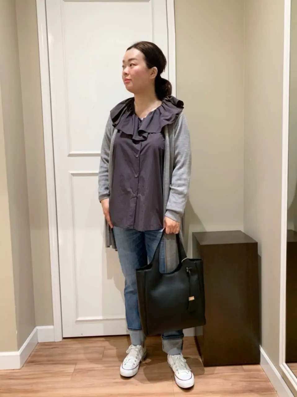  スタッフn コーディネート画像