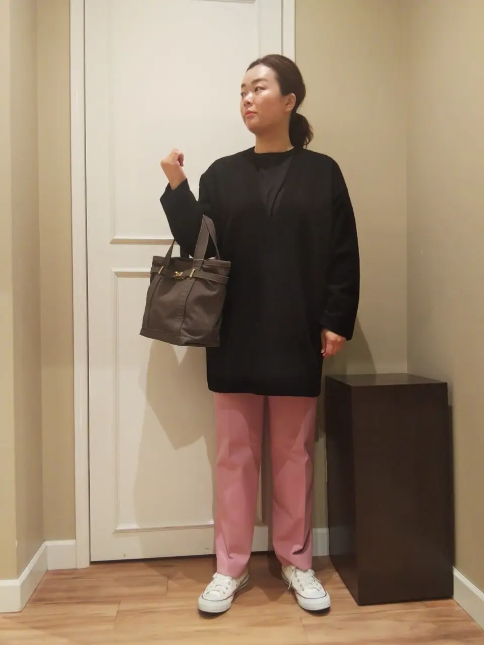  スタッフn コーディネート画像