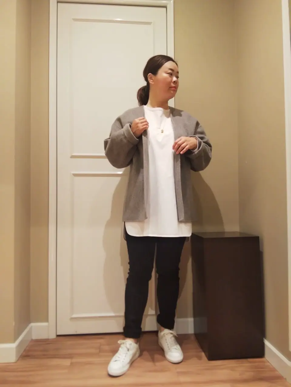  スタッフn コーディネート画像