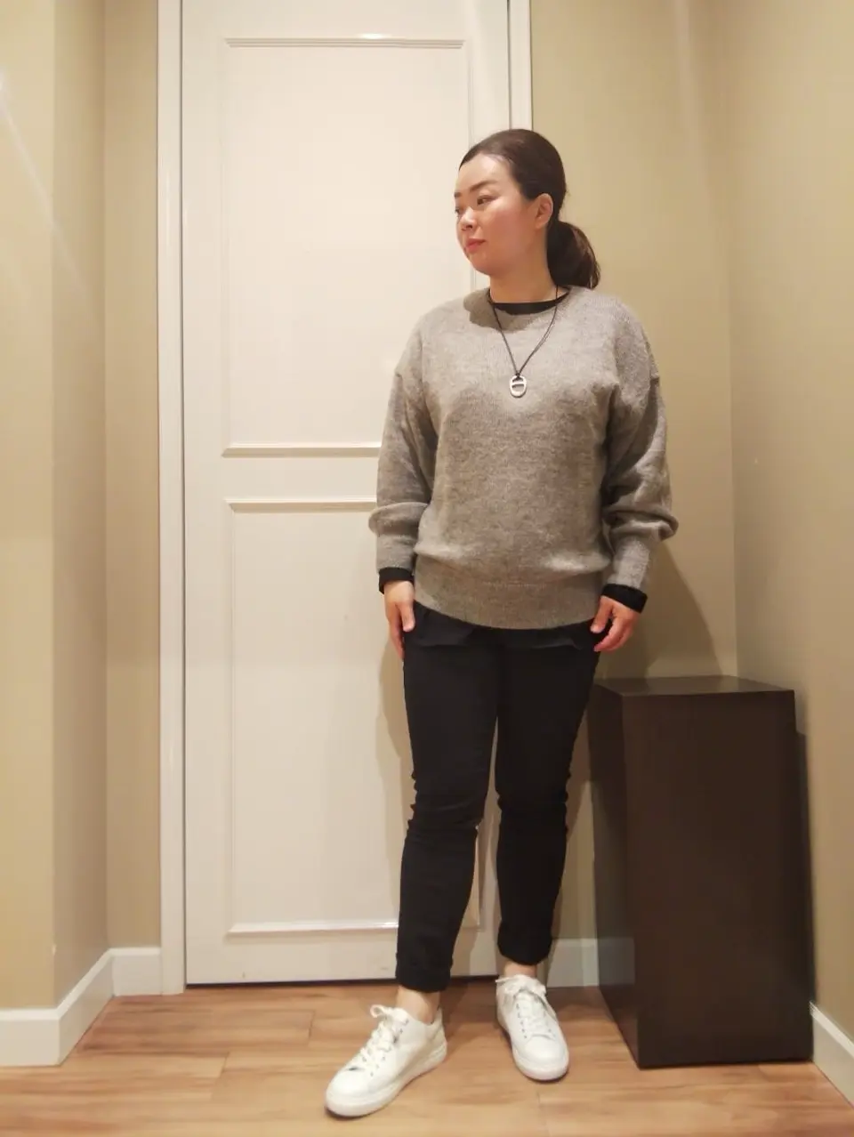  スタッフn コーディネート画像