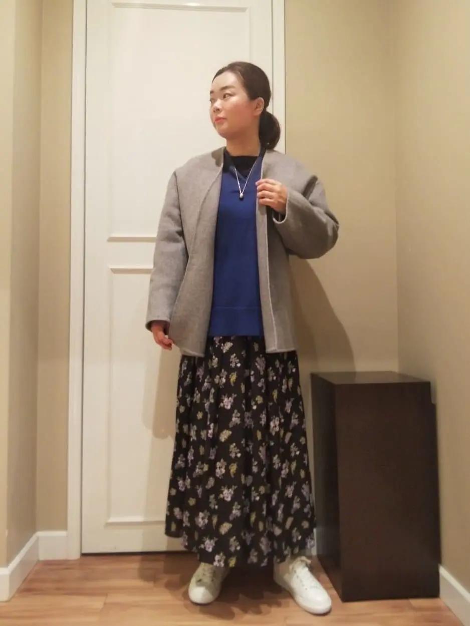  スタッフn コーディネート画像