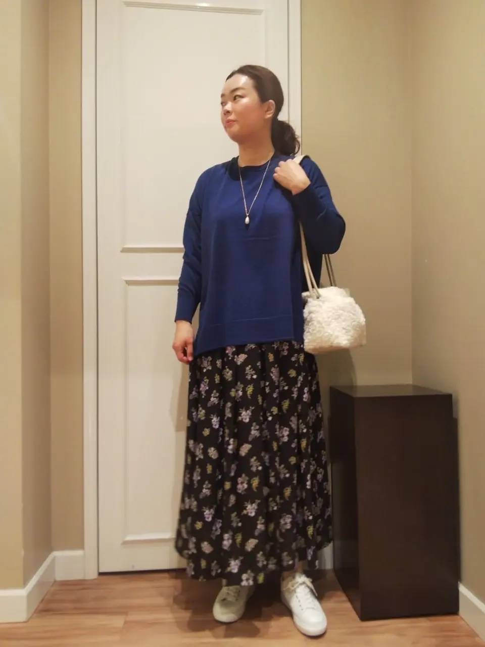  スタッフn コーディネート画像