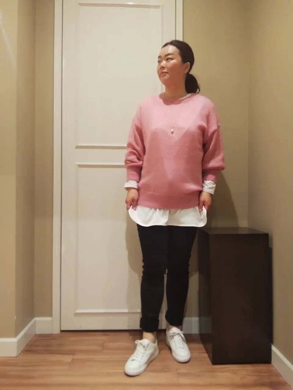  スタッフn コーディネート画像