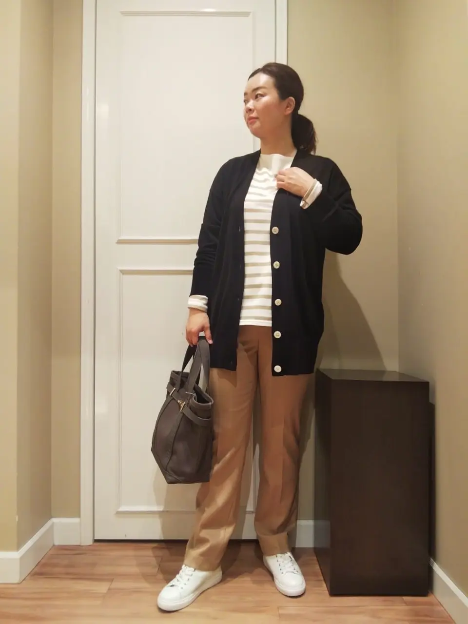  スタッフn コーディネート画像