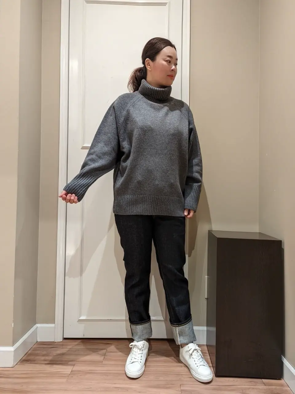  スタッフn コーディネート画像