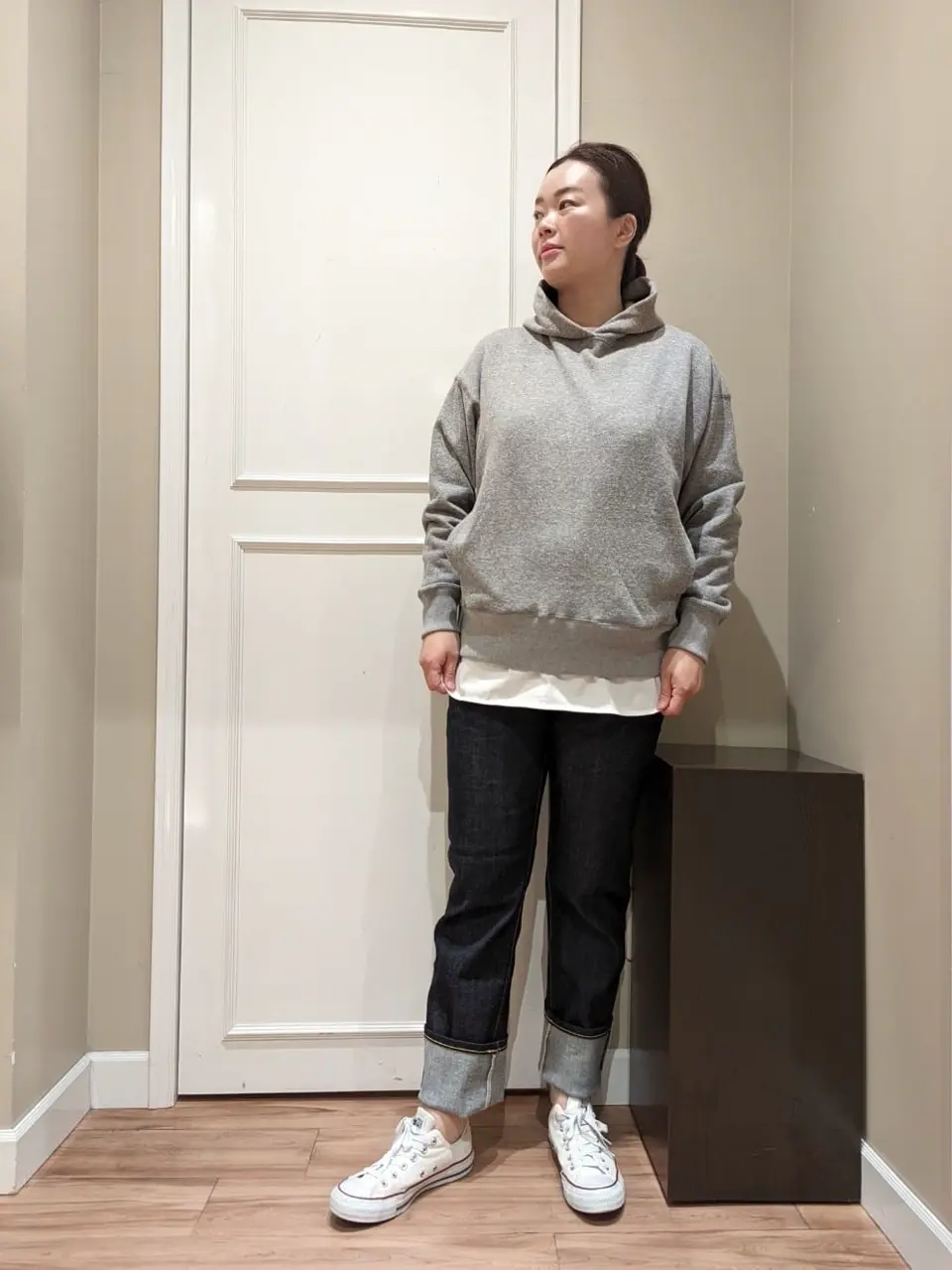  スタッフn コーディネート画像