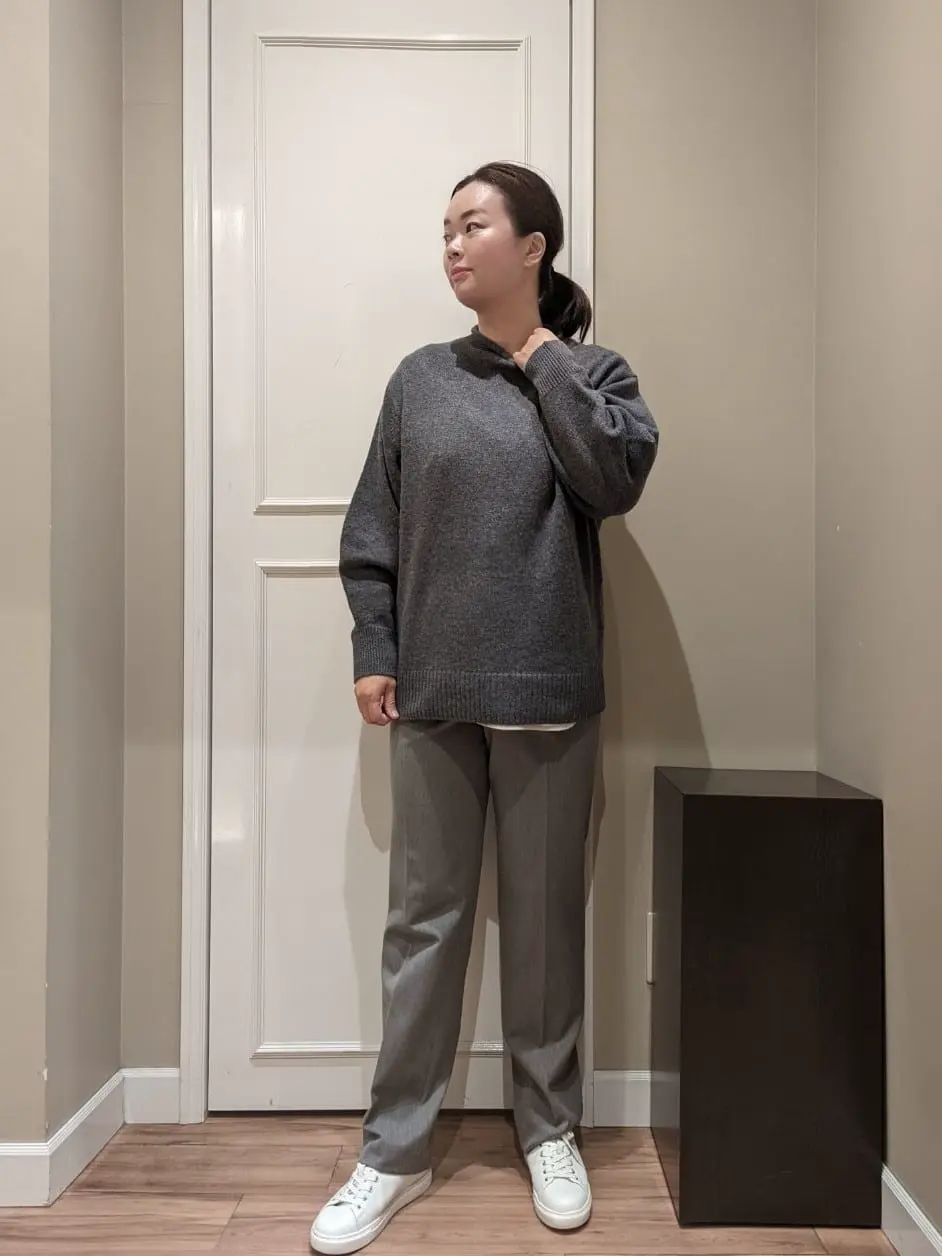  スタッフn コーディネート画像