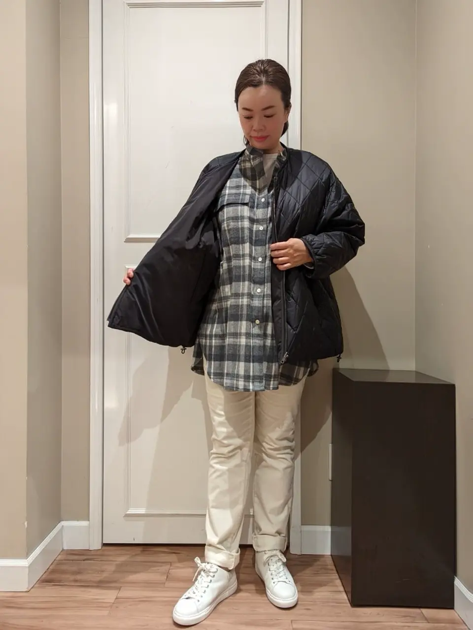  スタッフn コーディネート画像