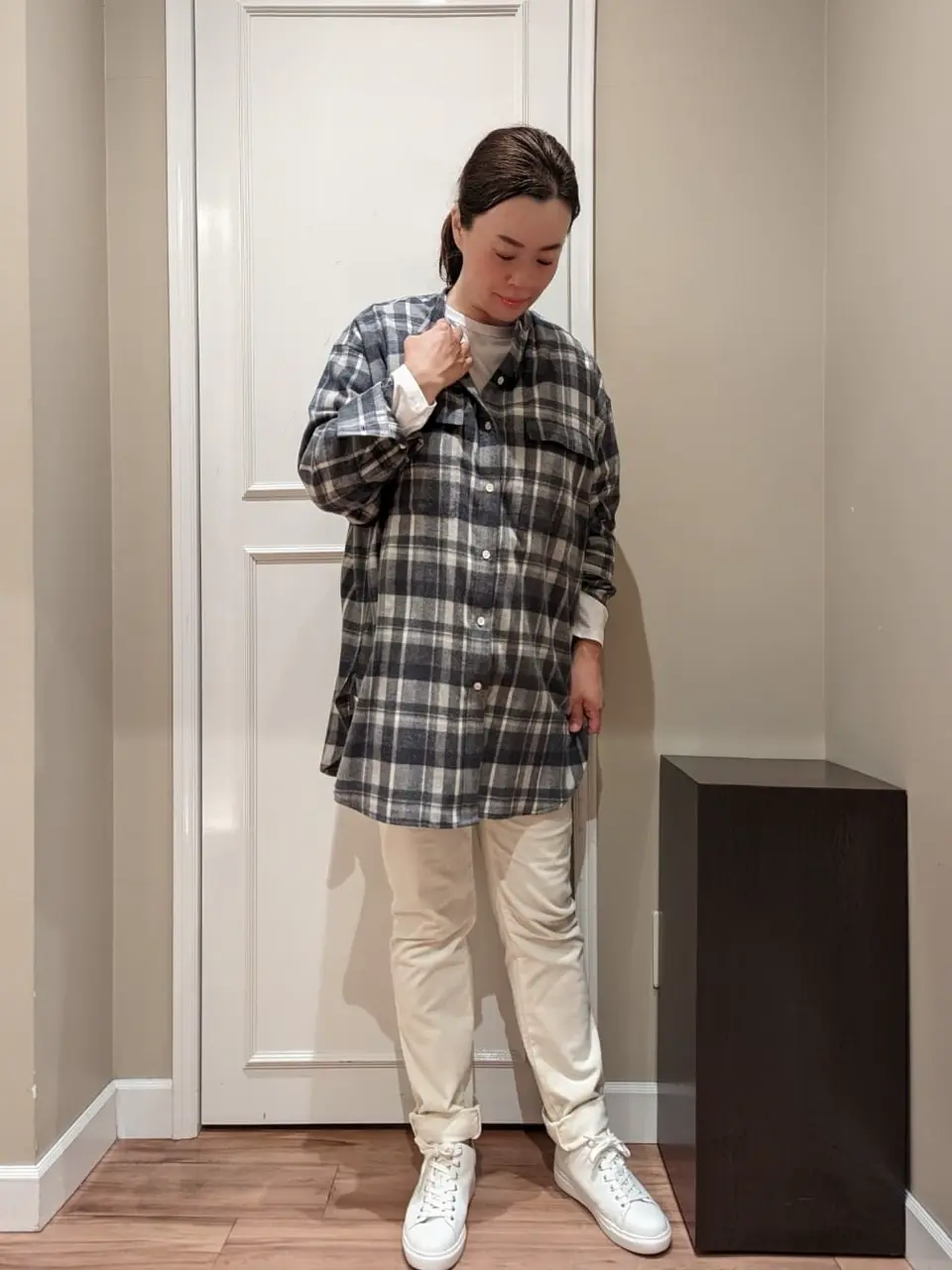  スタッフn コーディネート画像