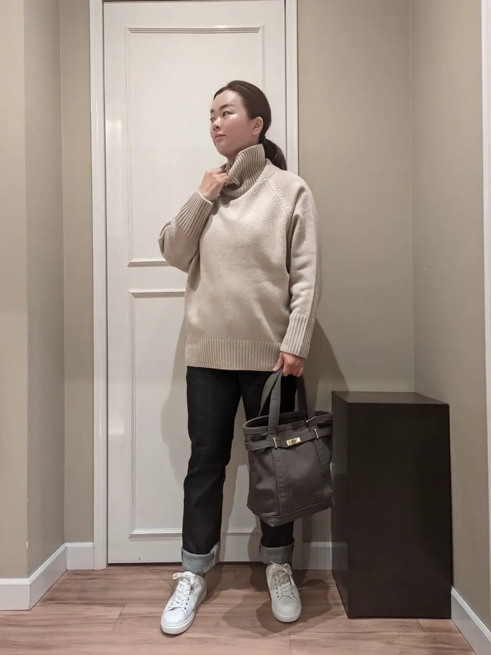  スタッフn コーディネート画像