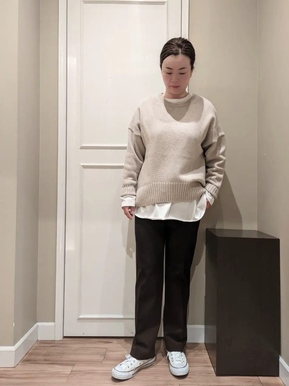  スタッフn コーディネート画像