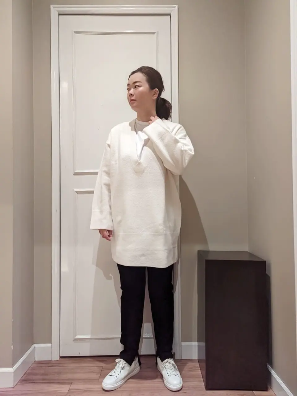  スタッフn コーディネート画像