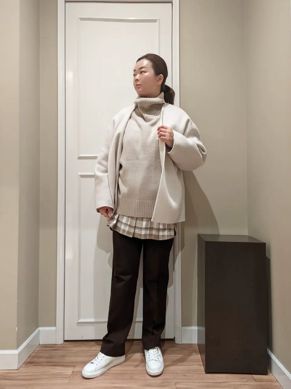  スタッフn コーディネート画像