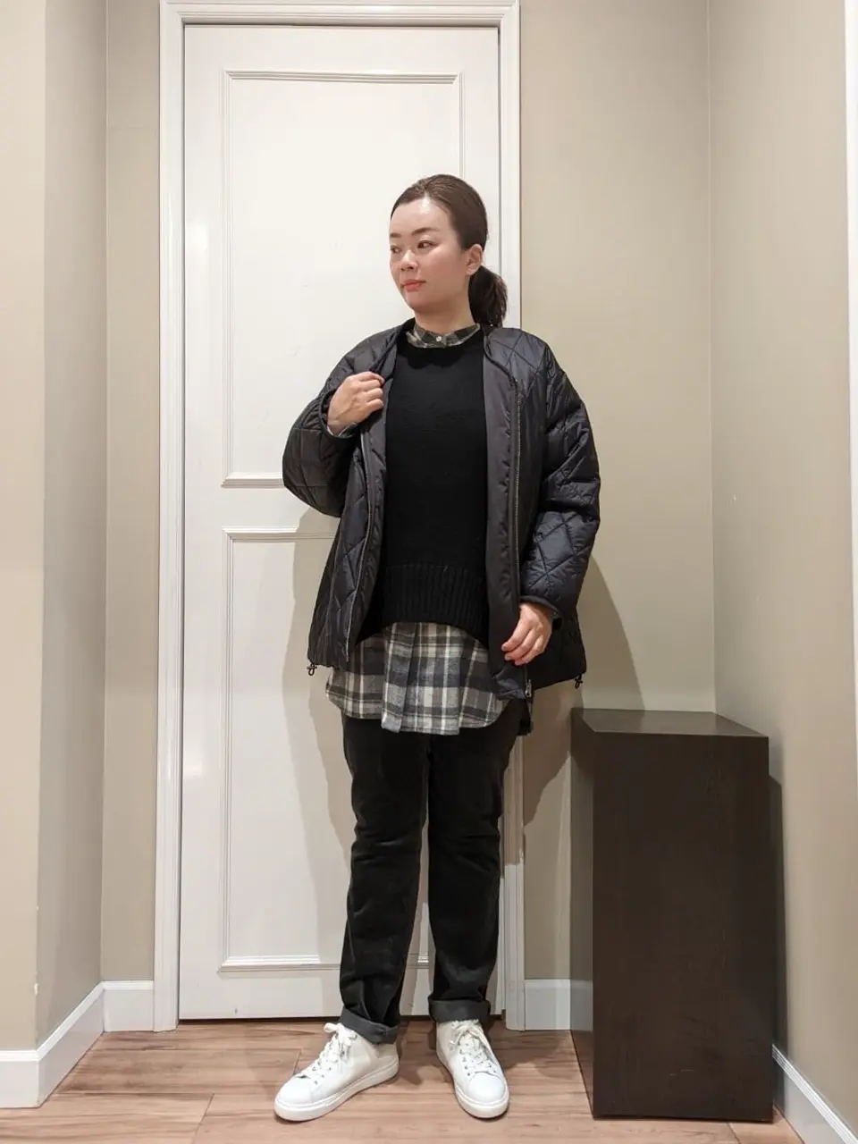  スタッフn コーディネート画像