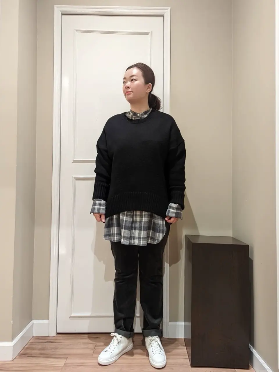  スタッフn コーディネート画像