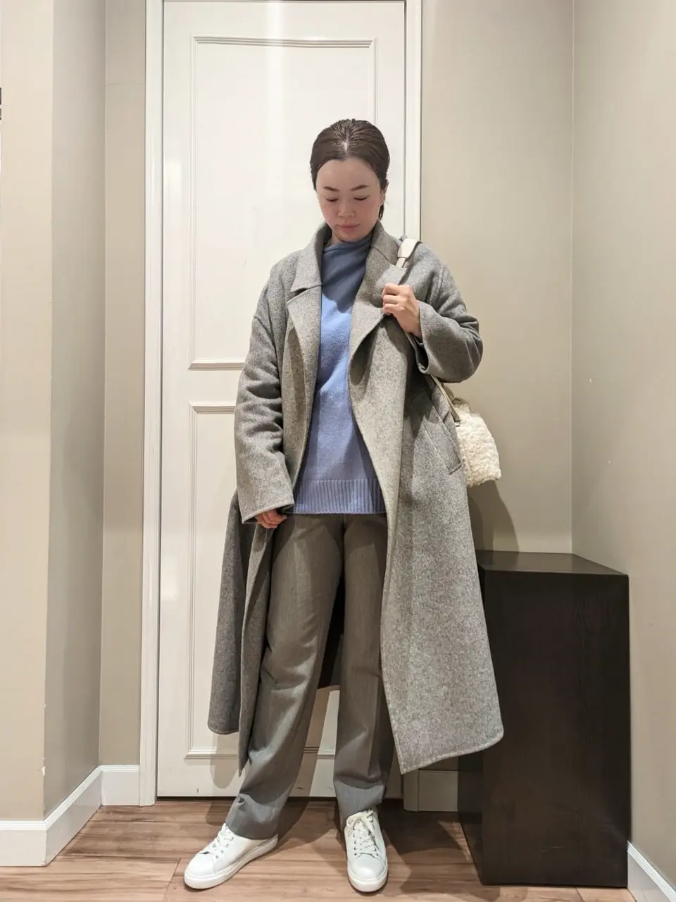  スタッフn コーディネート画像