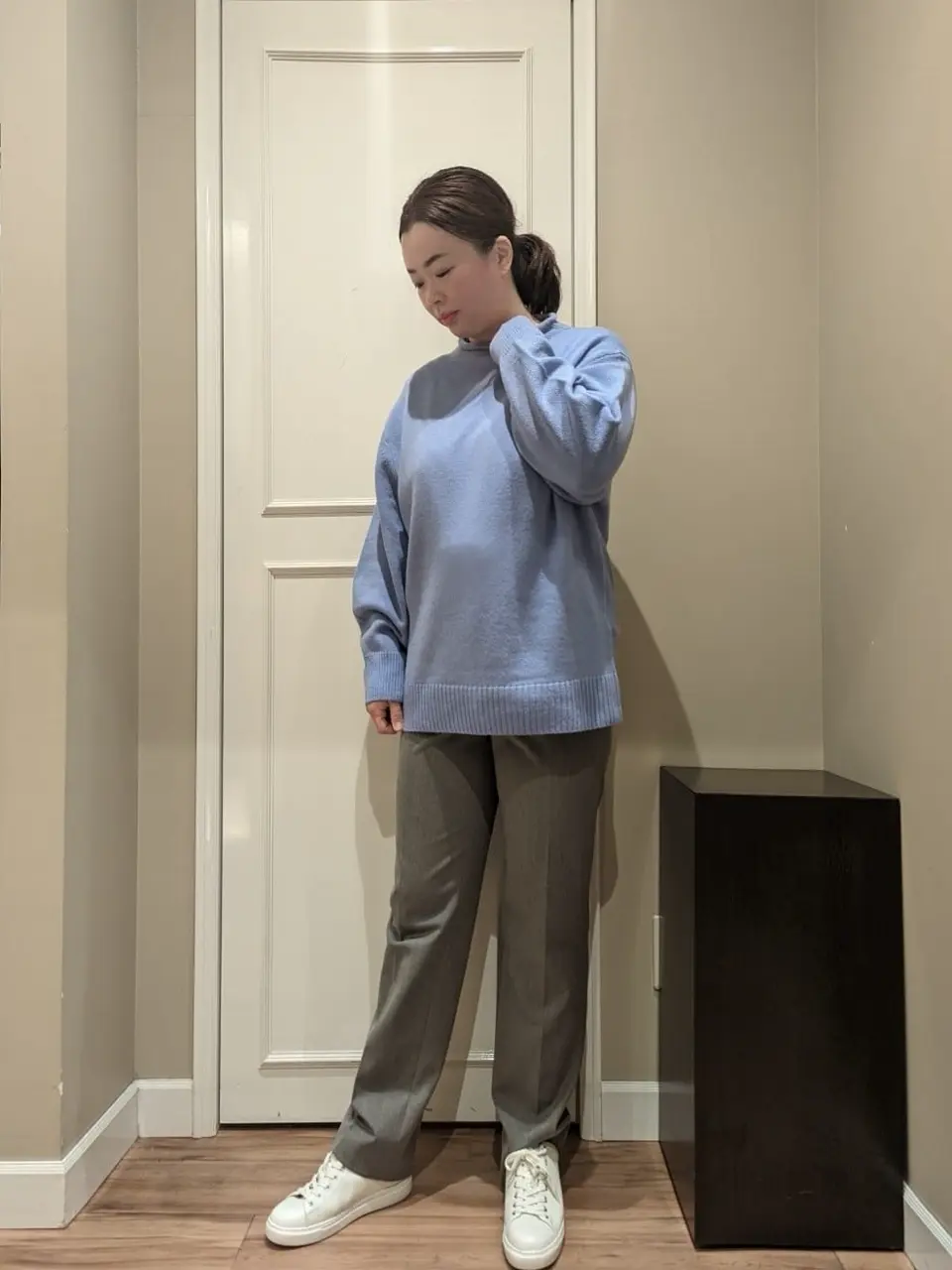  スタッフn コーディネート画像