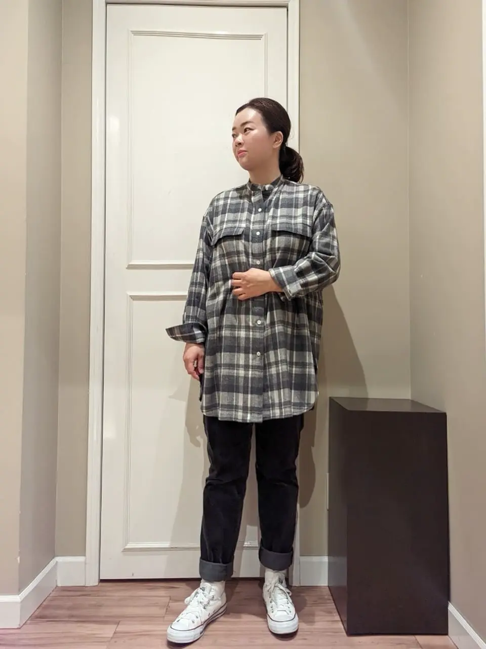  スタッフn コーディネート画像