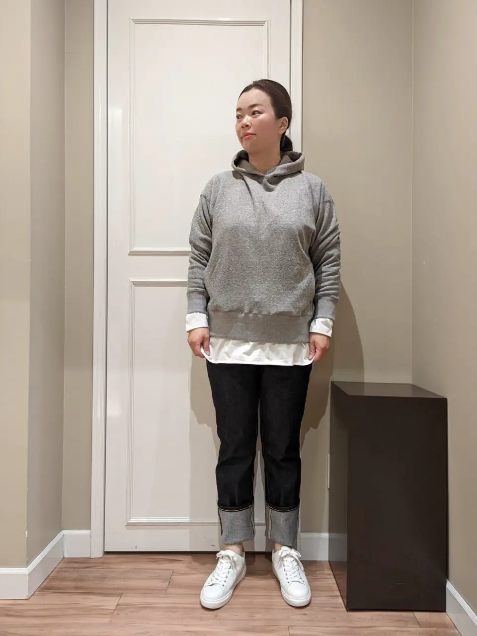  スタッフn コーディネート画像